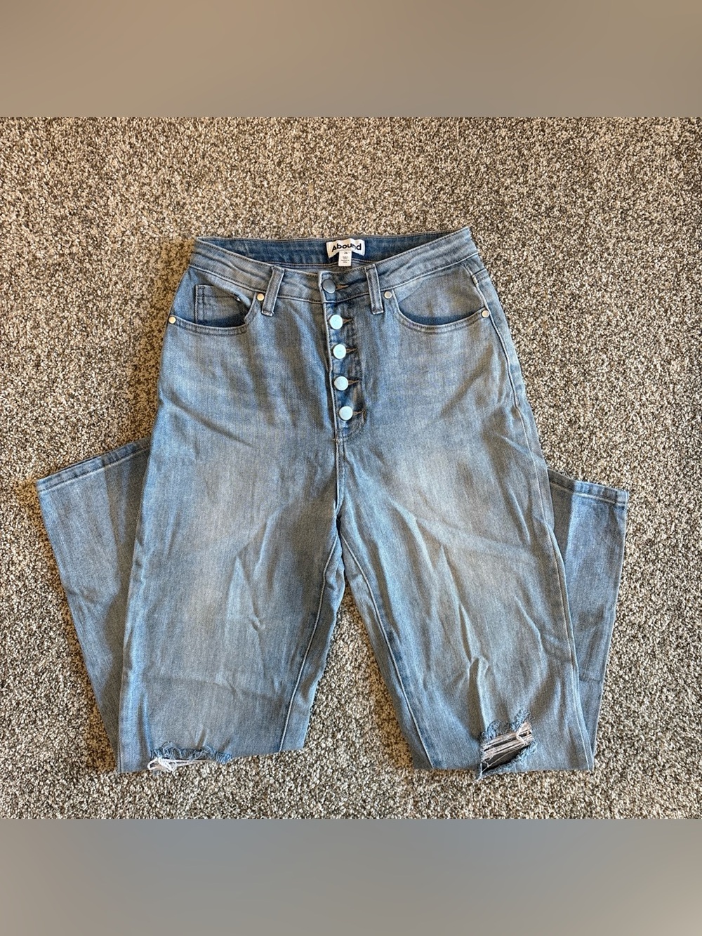 ABOUND Distressed Jeans